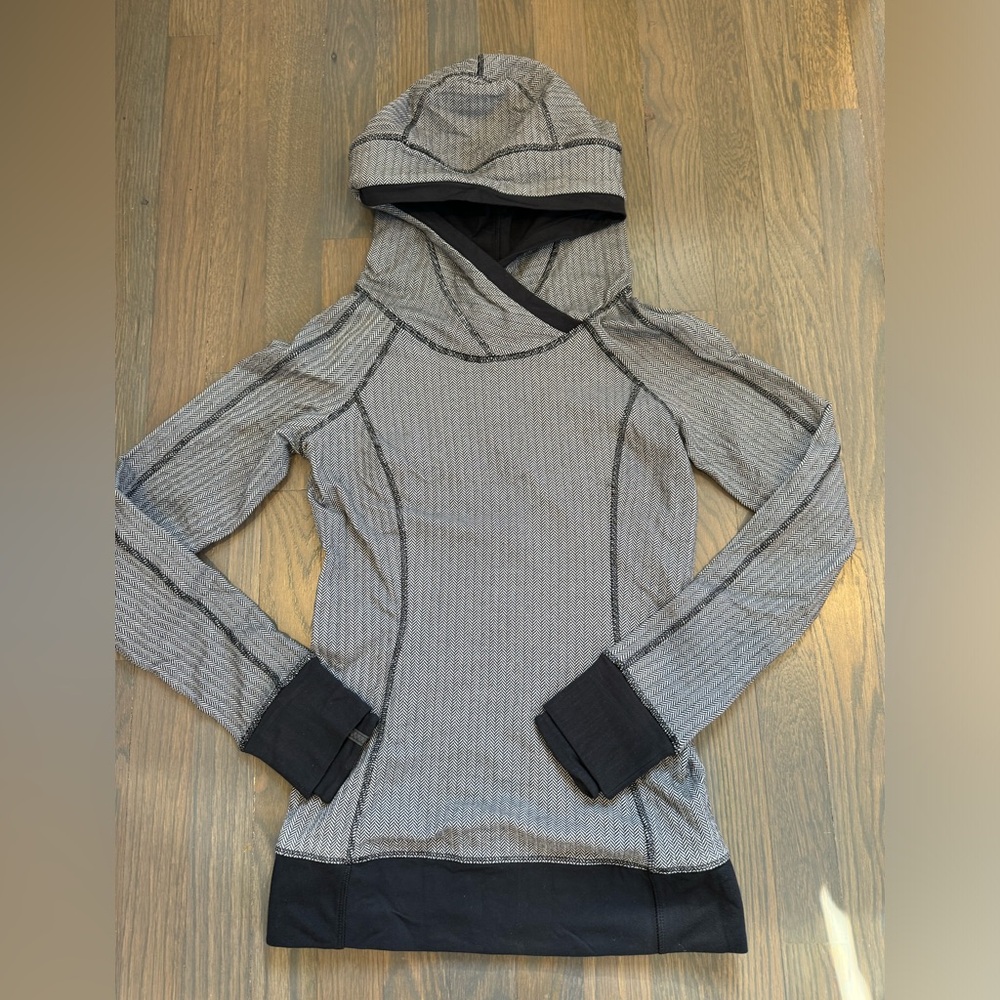 Think Fast Hooded Pullover size 4